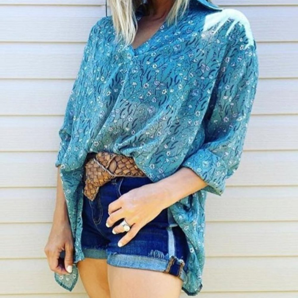 EUC CAbi Chase Field of Flowers Blouse- Size Small